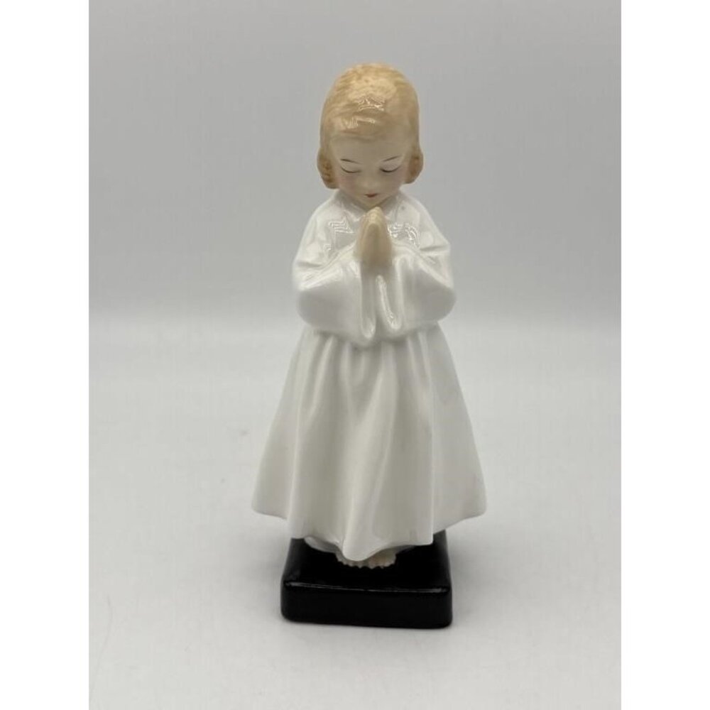 Royal Doulton Figurine “Bedtime” HN1978 – Vintage Porcelain Collectible